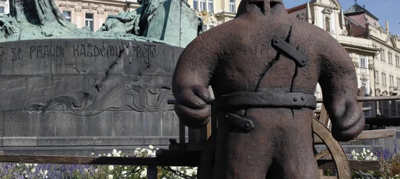 Die Geschichte Vom Golem In Prag Ist Besonders Bekannt